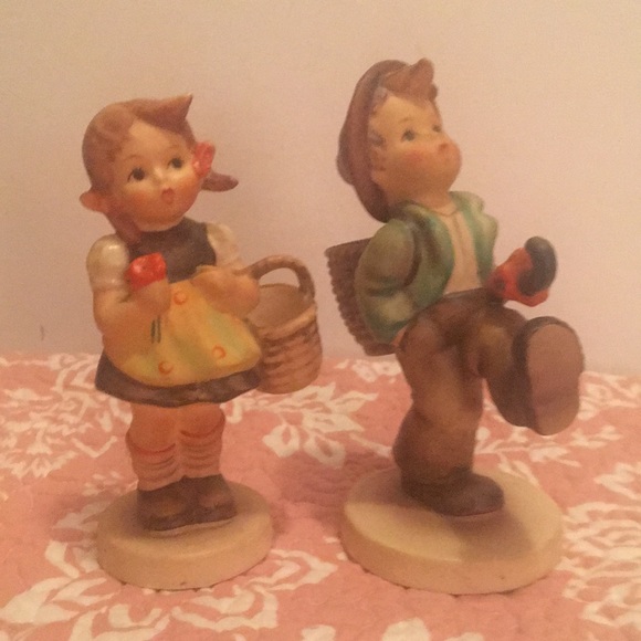 Vintage Goebel:Hummel Boy (Globe Trotter) & Girl